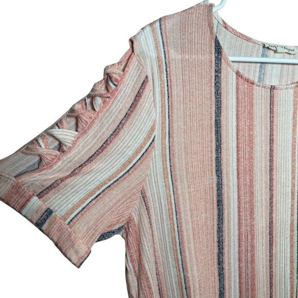 Above & Beyond Blouse Women's 2X Pink Striped Round Neck Short Sleeve Top - Picture 4 of 9